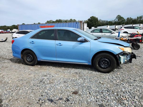 2012 TOYOTA CAMRY — Passenger 3/4