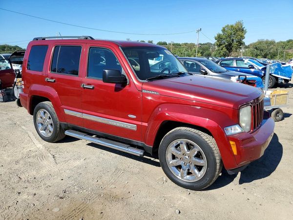 2012 JEEP LIBERTY Sport — Passenger 3/4