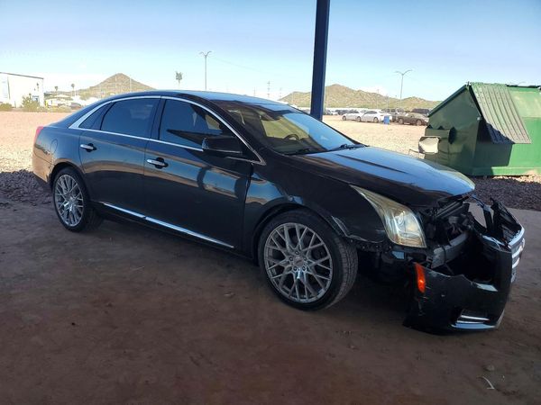 2015 CADILLAC XTS Platinum Edition — Passenger 3/4