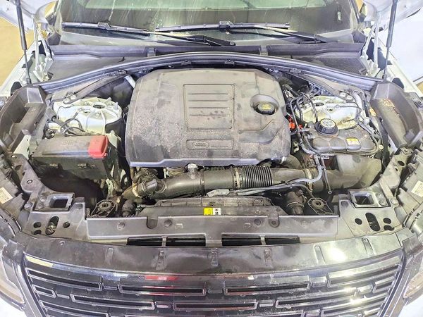 2025 LAND ROVER RANGE ROVER VELAR — Engine bay
