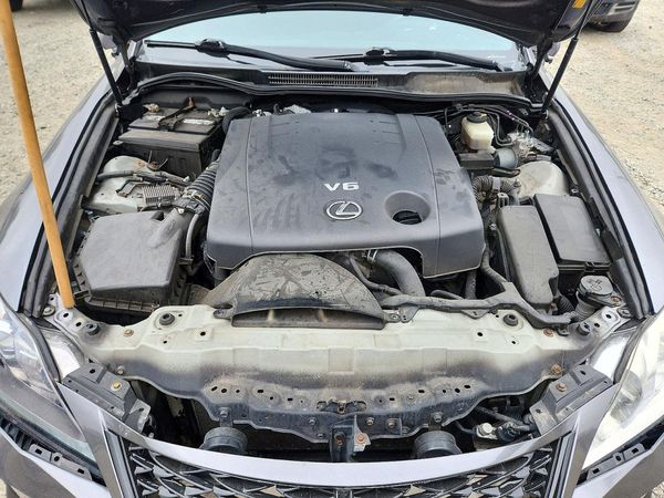 2013 LEXUS IS 250 — Engine bay
