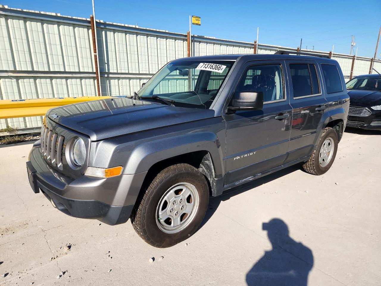 2014 JEEP PATRIOT Sport — Front 3/4