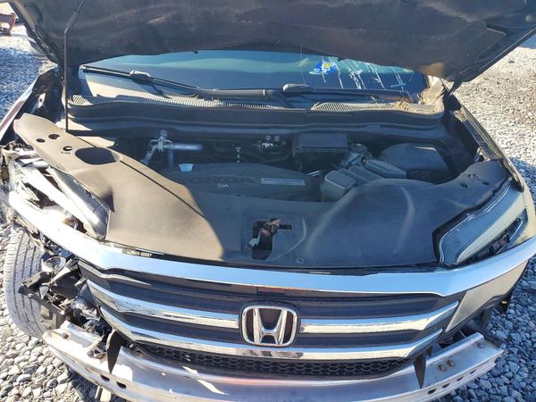 2016 HONDA PILOT EXL — Engine bay