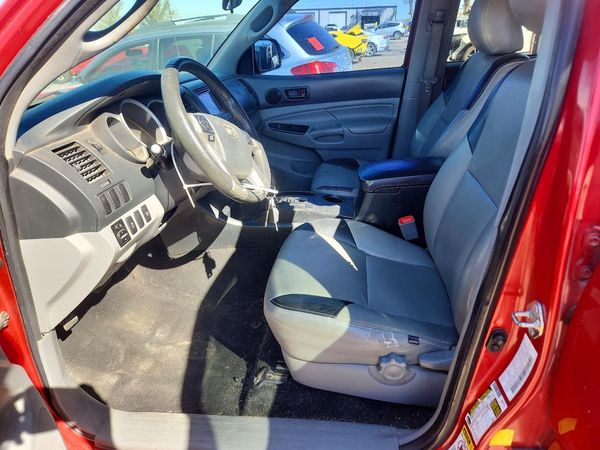 2014 TOYOTA TACOMA Delux Grade — DENT