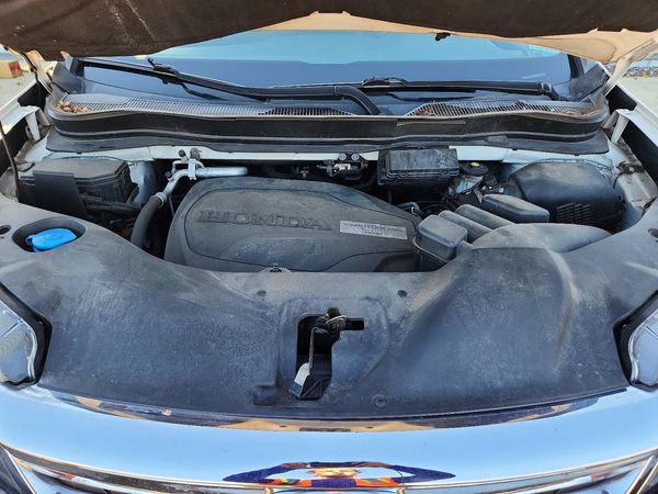 2019 HONDA PILOT EX — Engine bay