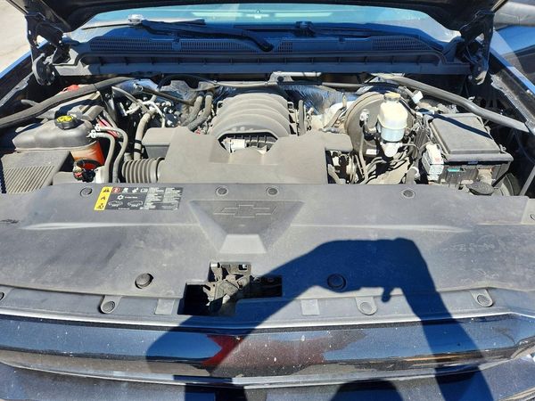 2017 CHEVROLET SILVERADO LT — Engine bay
