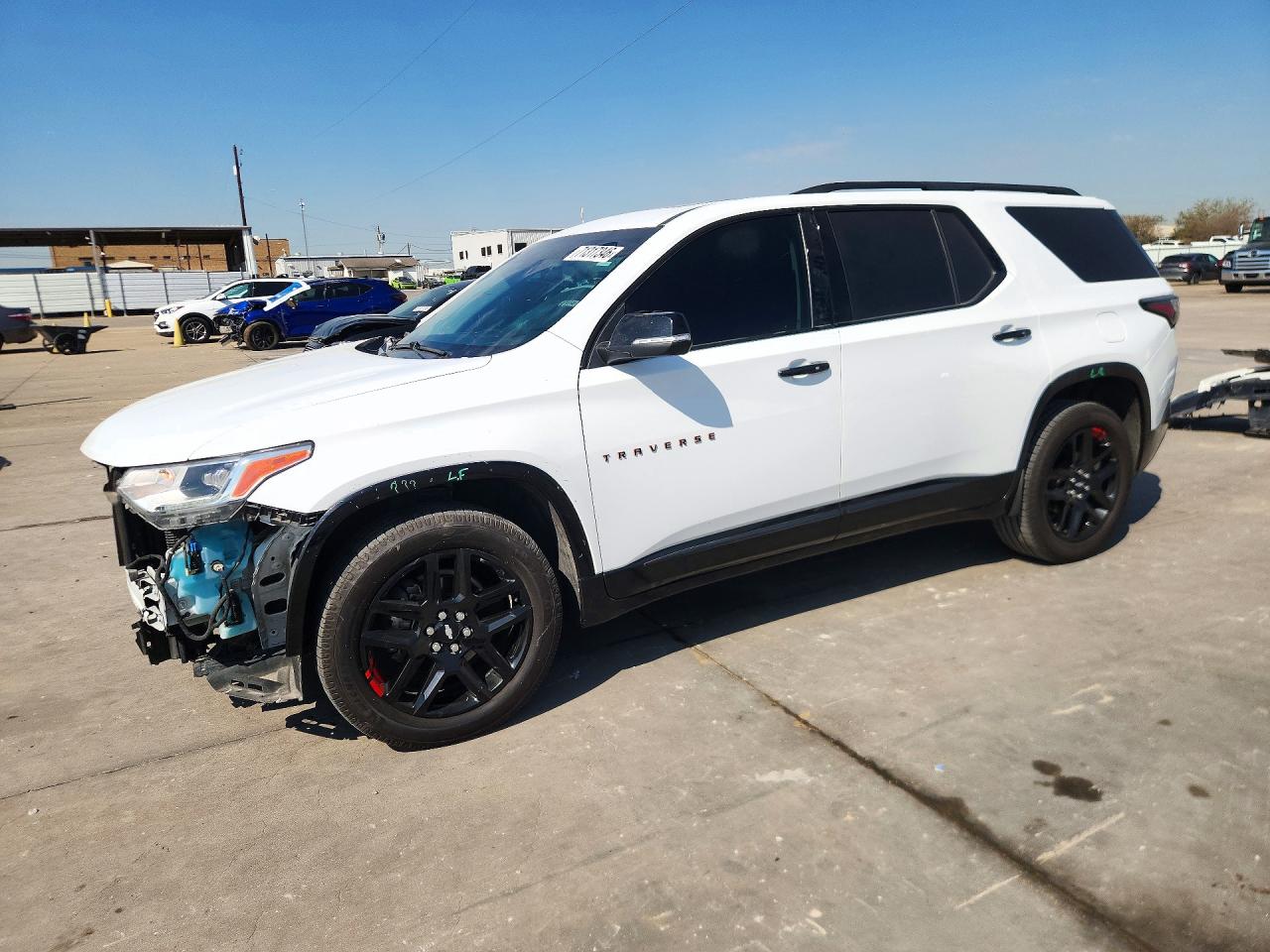 2021 CHEVROLET TRAVERSE Premier — Front 3/4