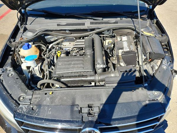 2017 VOLKSWAGEN JETTA S — Engine bay