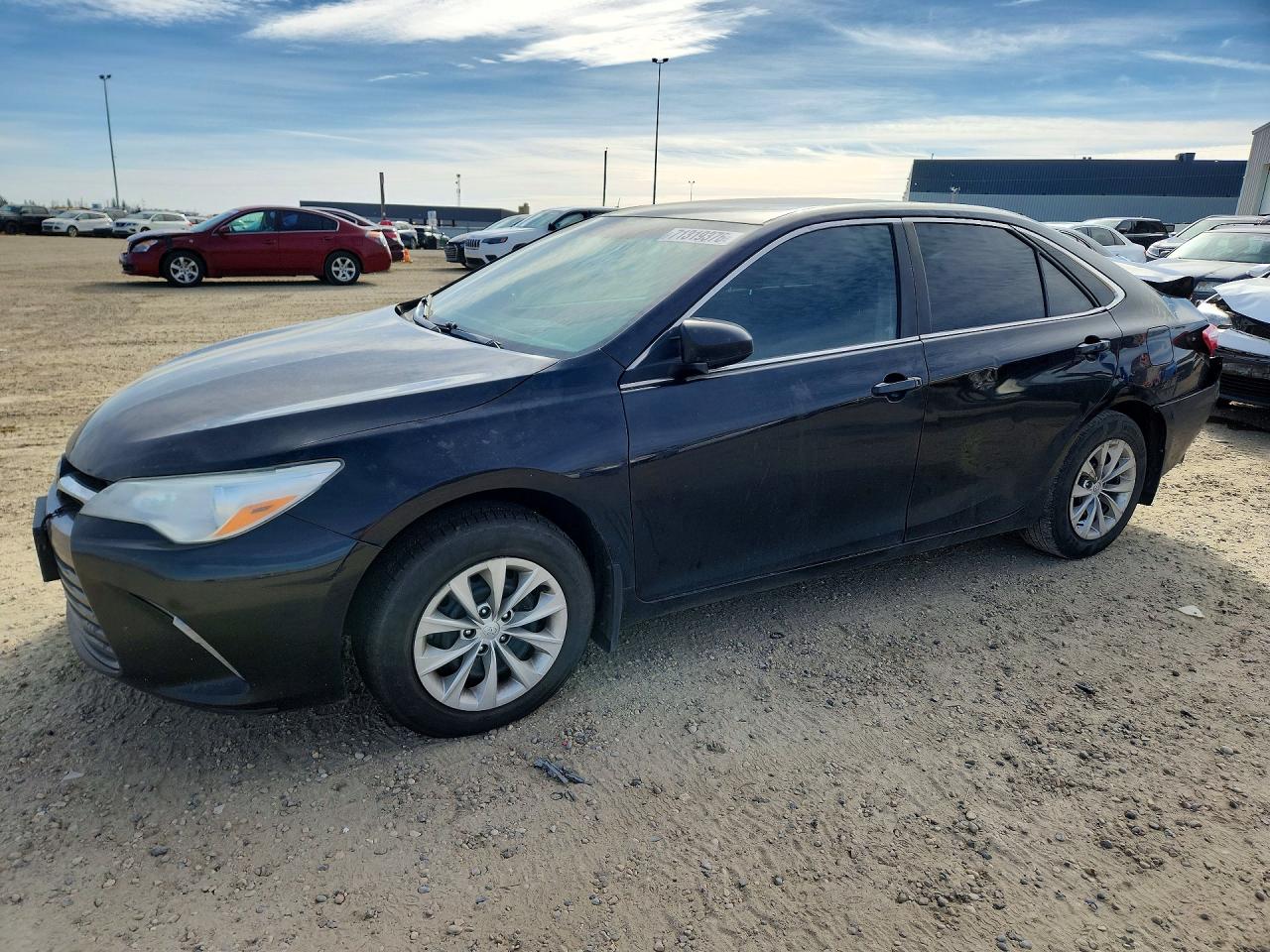 2015 TOYOTA CAMRY — Front 3/4