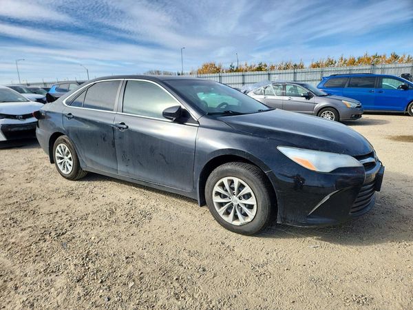 2015 TOYOTA CAMRY — Passenger 3/4