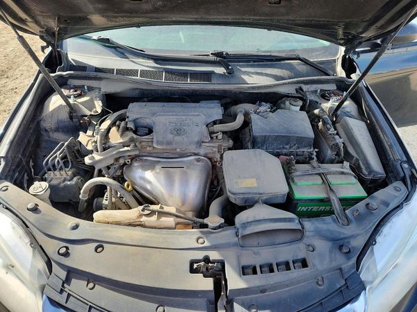2015 TOYOTA CAMRY — Engine bay
