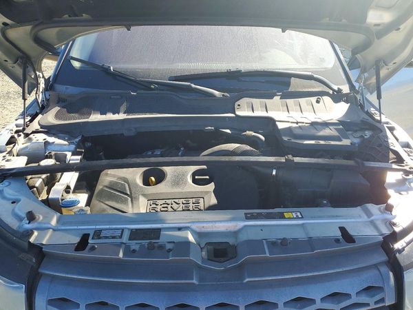 2012 LAND ROVER RANGEROVER Pure Premium — Engine bay