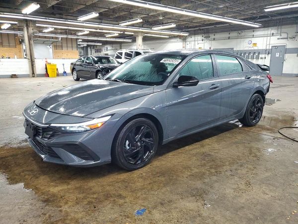 2026 HYUNDAI ELANTRA — Front 3/4