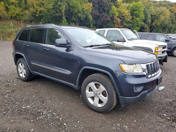 2013 JEEP CHEROKEE Laredo — Passenger 3/4