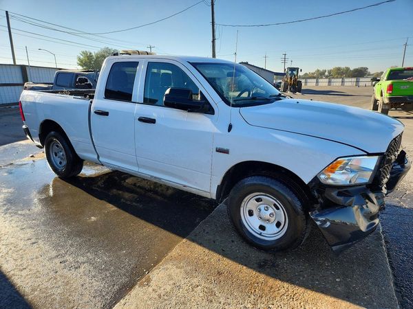 2022 RAM 1500 CLASSIC — Passenger 3/4