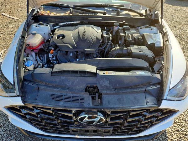 2022 HYUNDAI SONATA SEL — Engine bay
