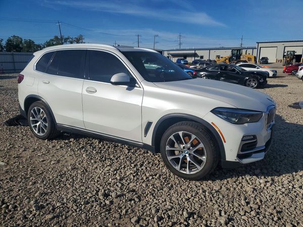 2019 BMW X5 xDrive40i — Passenger 3/4