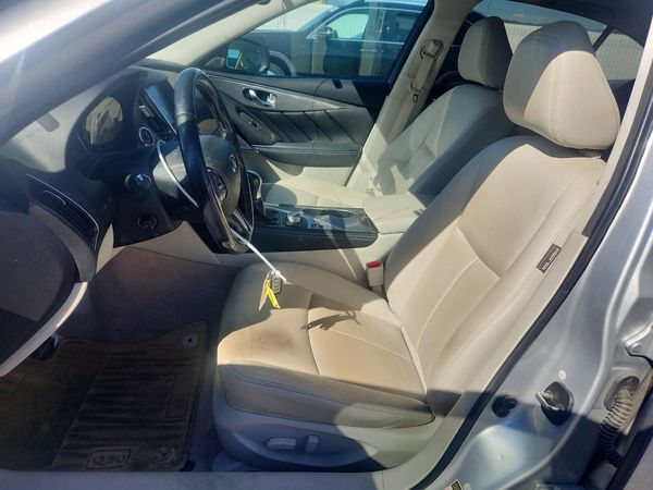 2017 INFINITI Q50 — DENT