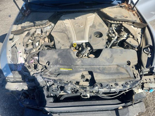 2017 INFINITI Q50 — Engine bay