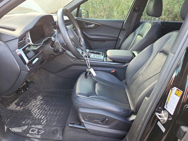 2020 AUDI Q7 quattro Premium Plus — DENT