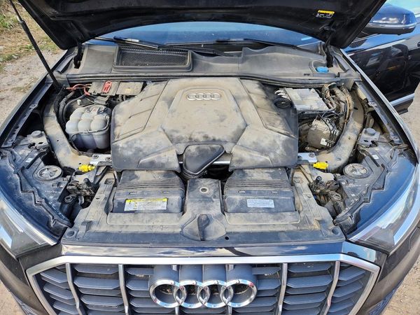 2020 AUDI Q7 quattro Premium Plus — Engine bay