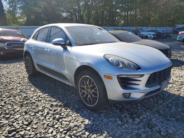 2015 PORSCHE MACAN — Passenger 3/4
