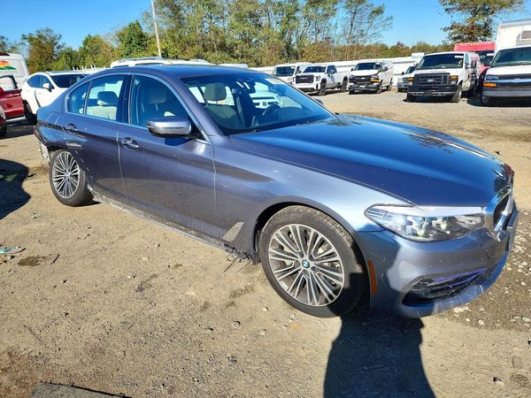 2018 BMW 530 xDrive — Passenger 3/4