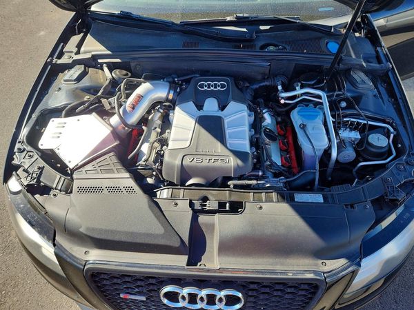 2012 AUDI S4 quattro Premium Plus — Engine bay