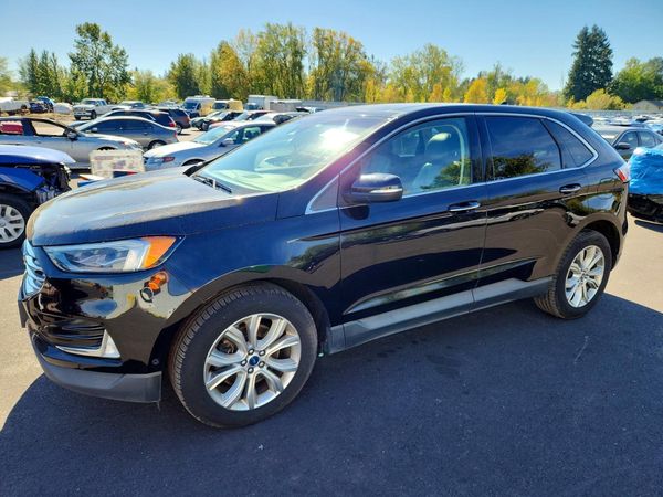 2019 FORD EDGE Titanium — Front 3/4