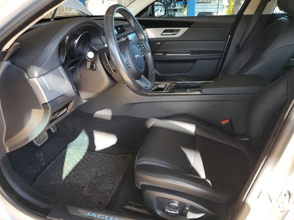 2019 JAGUAR XF Prestige