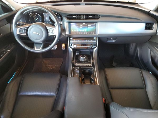 2019 JAGUAR XF Prestige