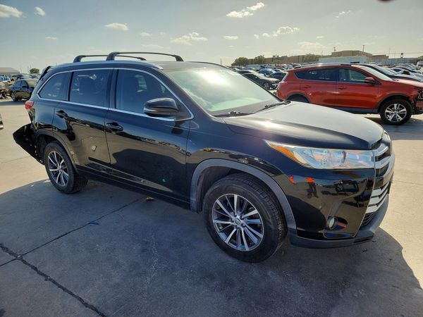 2018 TOYOTA HIGHLANDER SE/XLE — Passenger 3/4