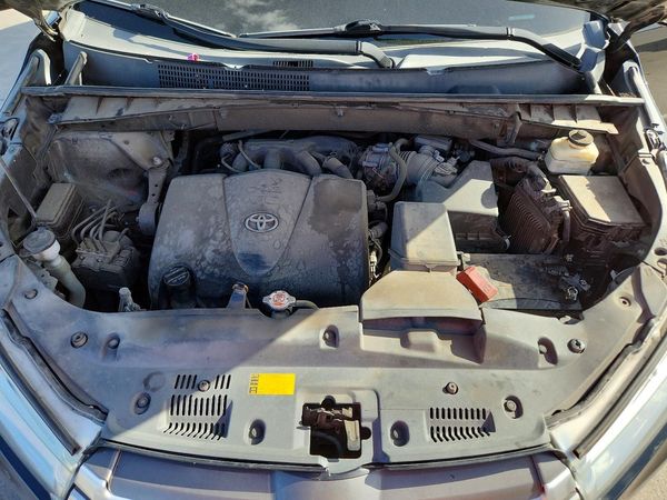 2018 TOYOTA HIGHLANDER SE/XLE — Engine bay