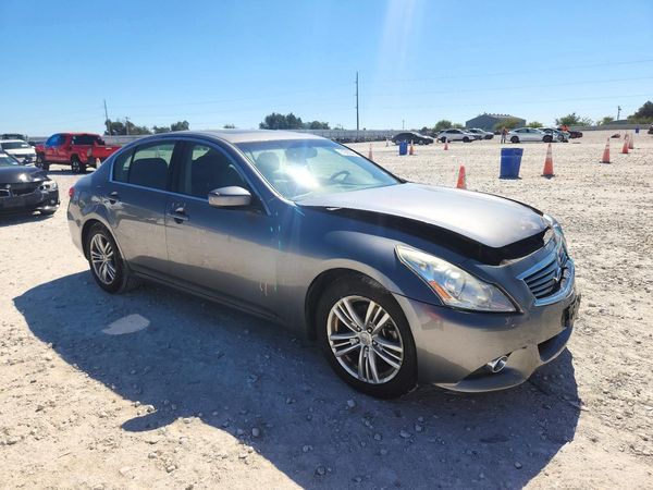 2013 INFINITI G37 — Passenger 3/4