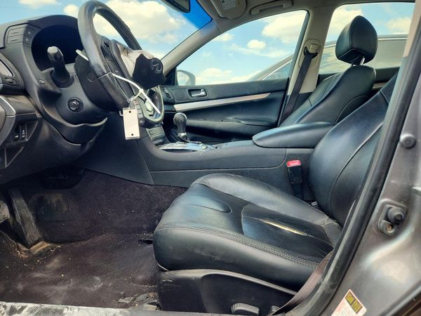 2013 INFINITI G37 — DENT