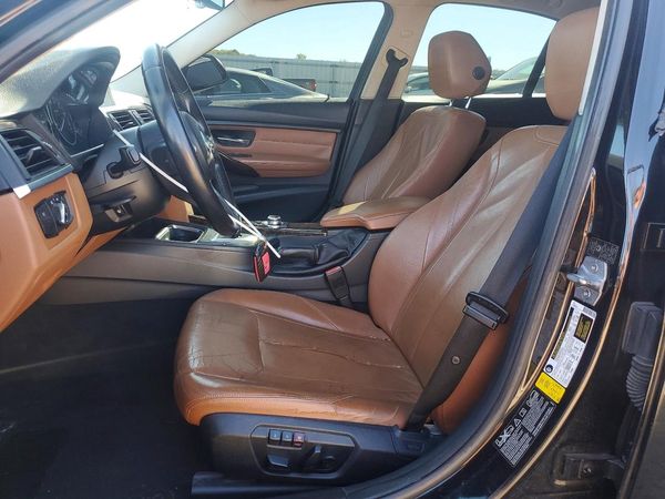 2013 BMW 328 xDrive SA — DENT