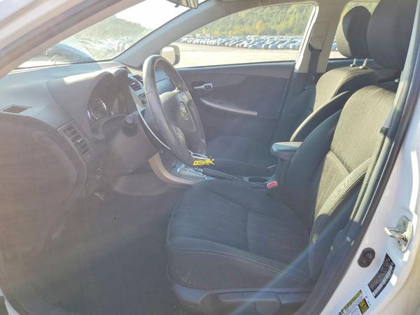 2013 TOYOTA COROLLA — DENT