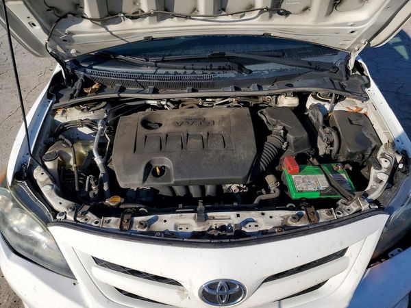 2013 TOYOTA COROLLA — Engine bay