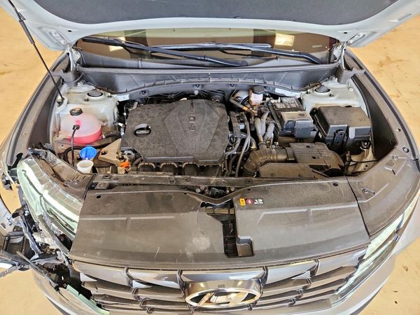 2024 HYUNDAI TUCSON SEL — Engine bay