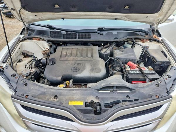 2013 TOYOTA VENZA — Engine bay