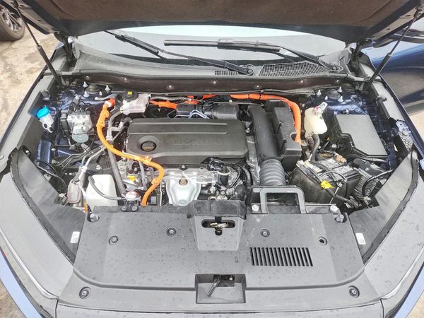 2026 HONDA CR-V Sport Touring — Engine bay