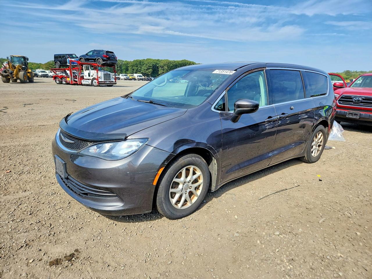 2017 CHRYSLER PACIFICA Touring — Front 3/4
