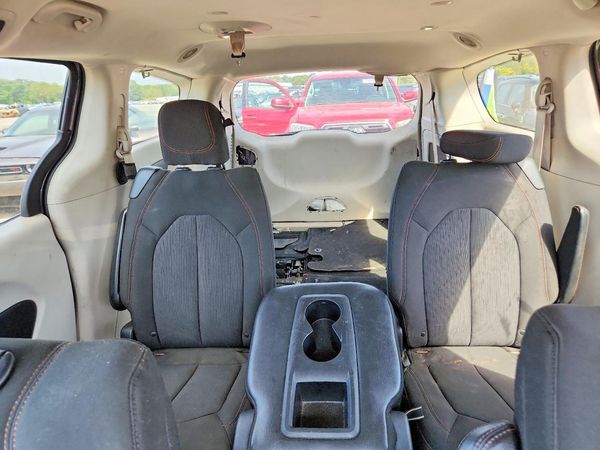 2017 CHRYSLER PACIFICA Touring — SUVN