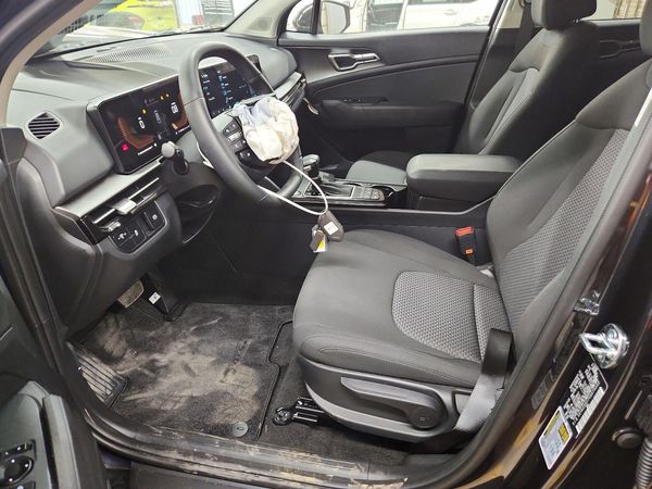 2027 KIA SPORTAGE LX — DENT