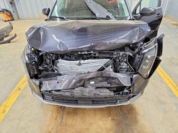2027 KIA SPORTAGE LX — Engine bay