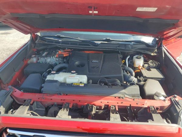2022 TOYOTA TUNDRA Capstone — Engine bay