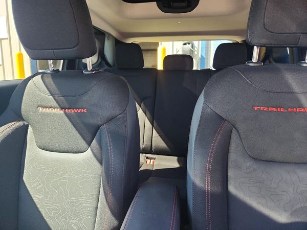 2016 JEEP RENEGADE Trailhawk — SUVN