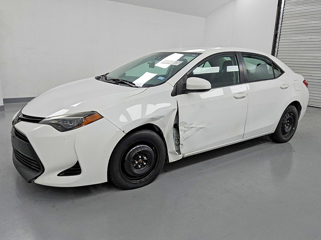 2018 TOYOTA COROLLA L/LE/SE/XLE/XSE — Front 3/4
