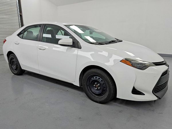 2018 TOYOTA COROLLA L/LE/SE/XLE/XSE — Passenger 3/4