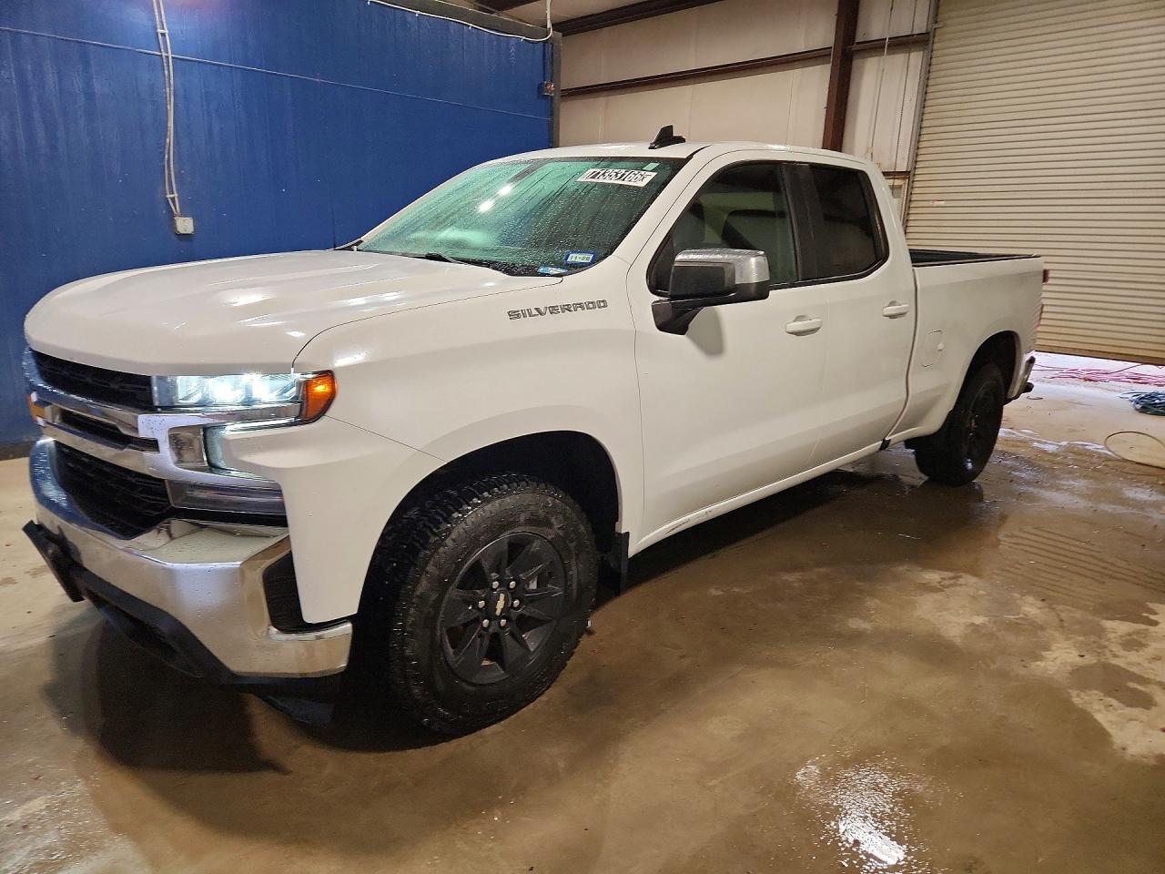 2020 CHEVROLET SILVERADO LT — Front 3/4